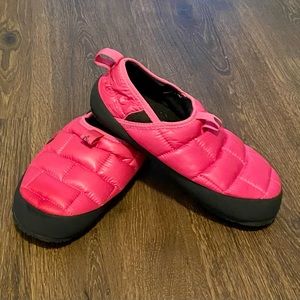 The North Face Thermoball Traction Mule II Pink Slip On Slippers Youth Girls 5